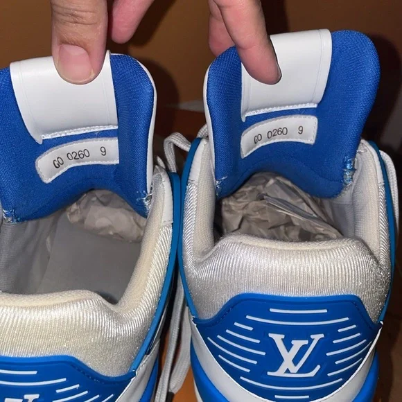 Mens Louis Vuitton Trainer Azur size 9